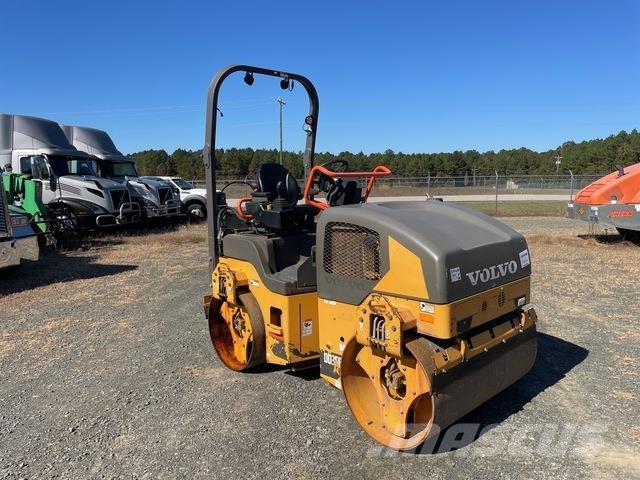 Volvo DD35B مداحل ثنائية الاسطوانة