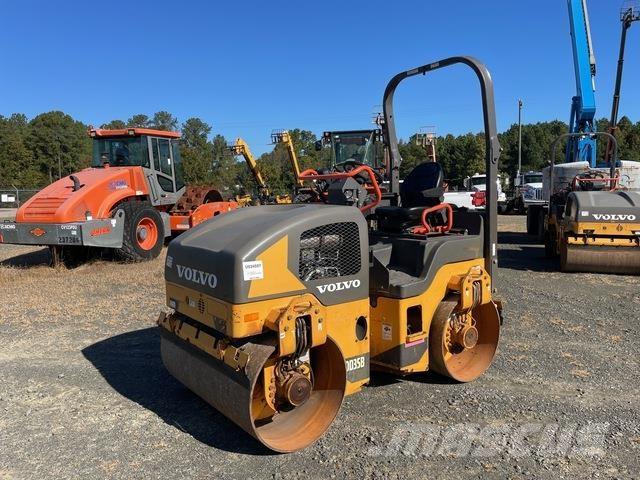 Volvo DD35B مداحل ثنائية الاسطوانة