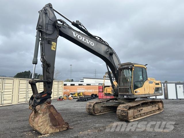 Volvo EC220DL حفارات زحافة