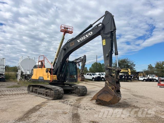 Volvo EC220EL حفارات زحافة