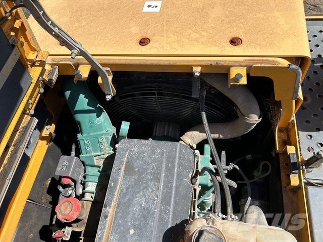 Volvo EC380DL حفارات زحافة