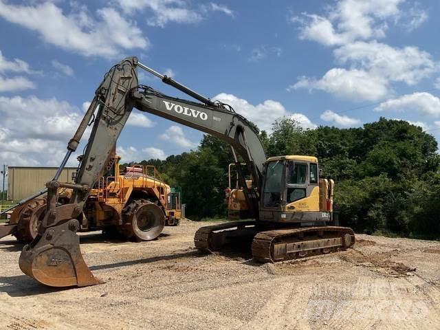 Volvo ECR235CL حفارات زحافة