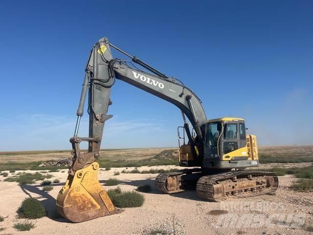 Volvo ECR235DL حفارات زحافة
