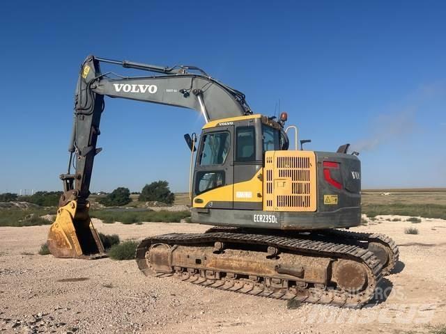 Volvo ECR235DL حفارات زحافة