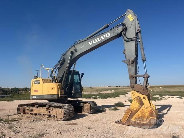 Volvo ECR235DL حفارات زحافة