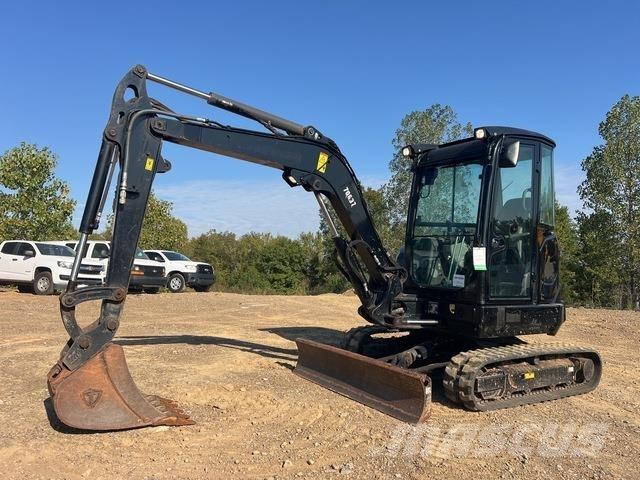 Volvo ECR40D حفارات زحافة
