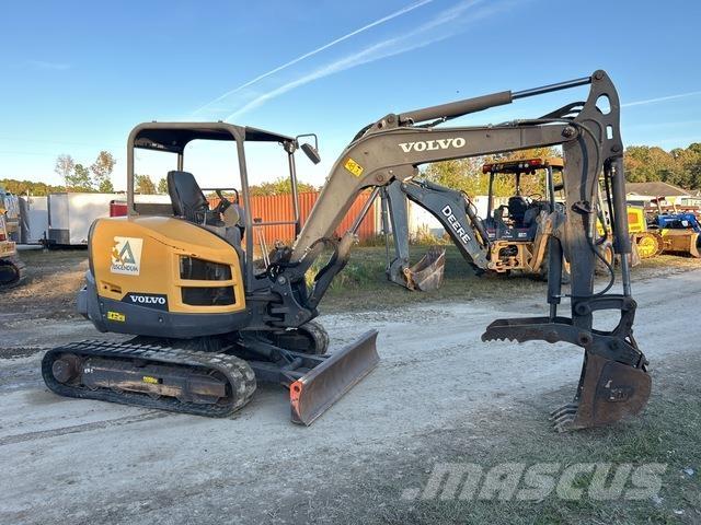 Volvo ECR40D حفارات زحافة