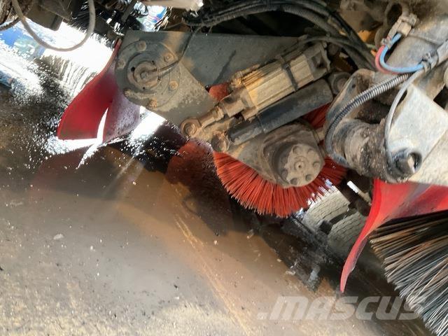 Volvo FH460 شاحنات كاسحة