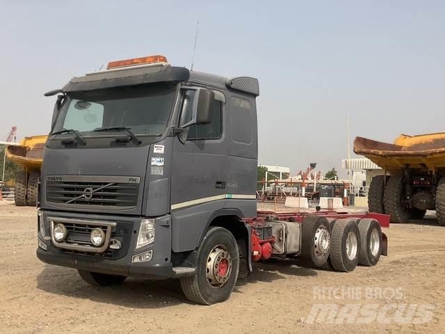 Volvo FH540 شاحنات بمقصورة وهيكل