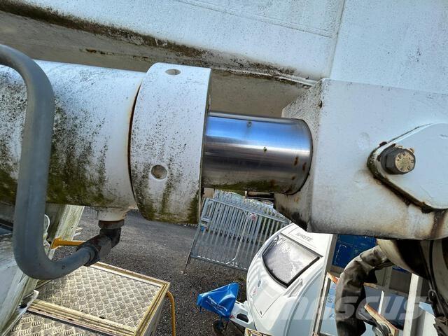 Volvo FL10 المنصات الهوائية المثبتة على شاحنة