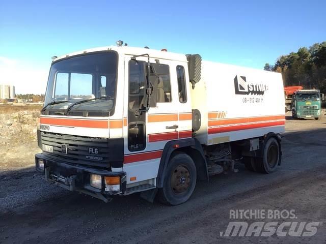 Volvo FL611 شاحنات كاسحة