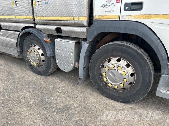 Volvo FM11 شاحنات مزدوجة / خلخلة