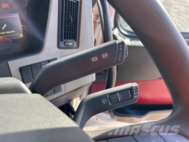 Volvo FM13 وحدات الجر