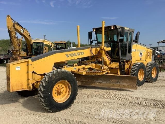 Volvo G720B معدات تمهيد الطرق