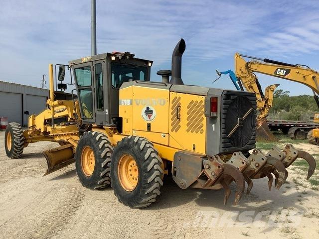 Volvo G720B معدات تمهيد الطرق