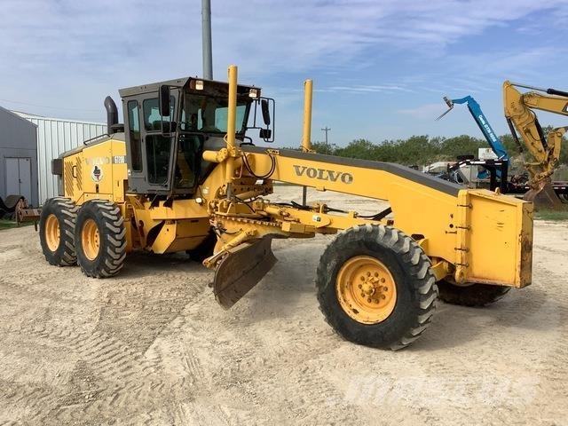 Volvo G720B معدات تمهيد الطرق