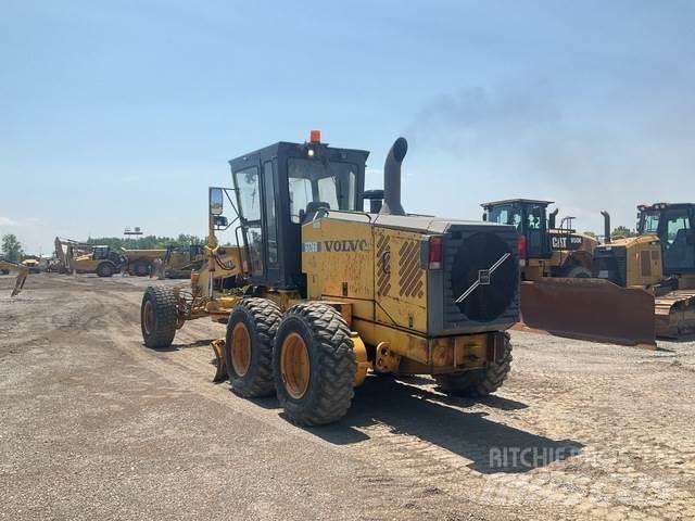 Volvo G726B معدات تمهيد الطرق