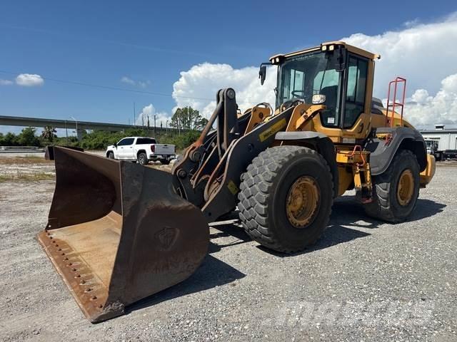 Volvo L110H لوادر بعجل