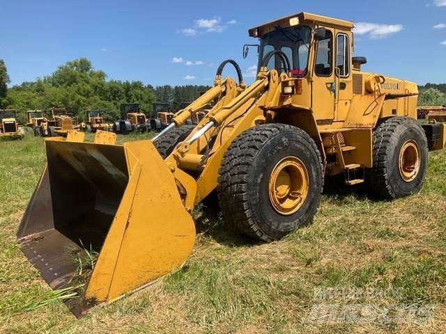 Volvo L120 لوادر بعجل