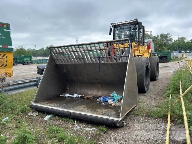 Volvo L120E لوادر بعجل