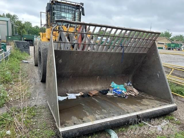 Volvo L120E لوادر بعجل