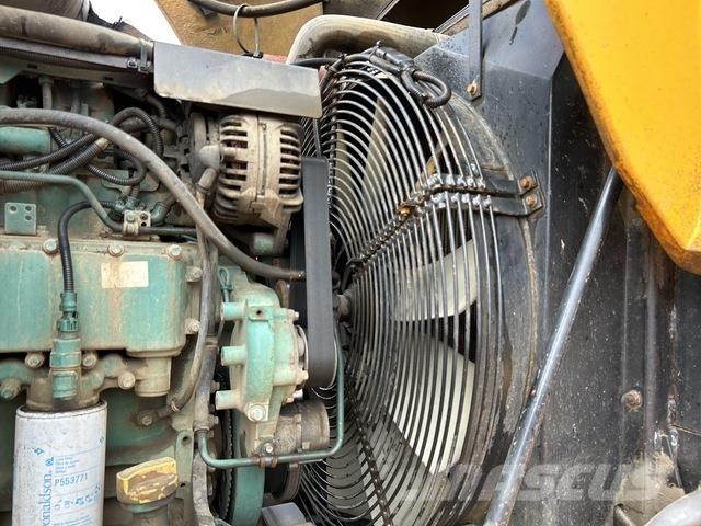 Volvo L120GZ لوادر بعجل