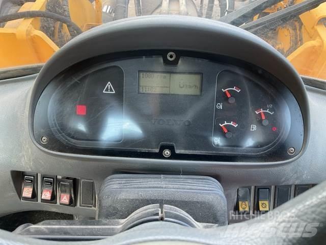 Volvo L180D لوادر بعجل