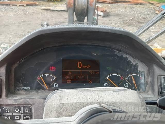 Volvo L220 F لوادر بعجل