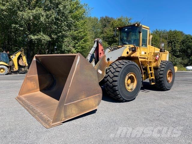 Volvo L220E لوادر بعجل