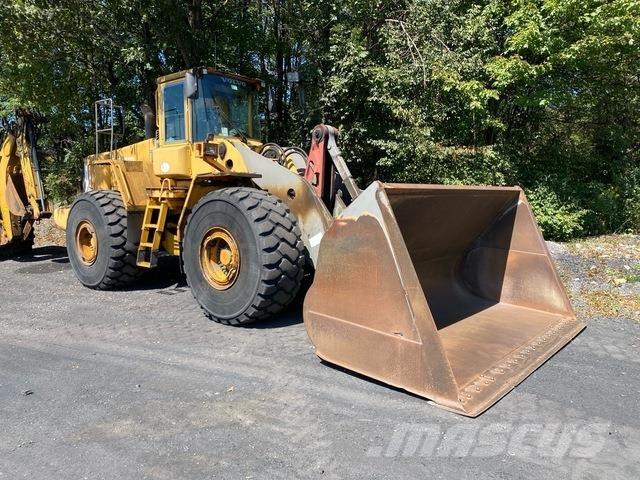 Volvo L220E لوادر بعجل