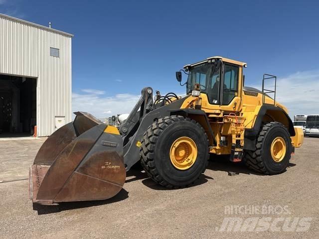Volvo L220H لوادر بعجل