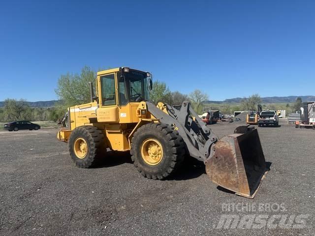 Volvo L70D لوادر بعجل