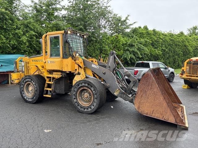 Volvo L90E لوادر بعجل