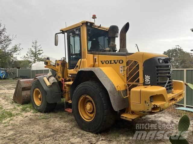 Volvo L90F لوادر بعجل