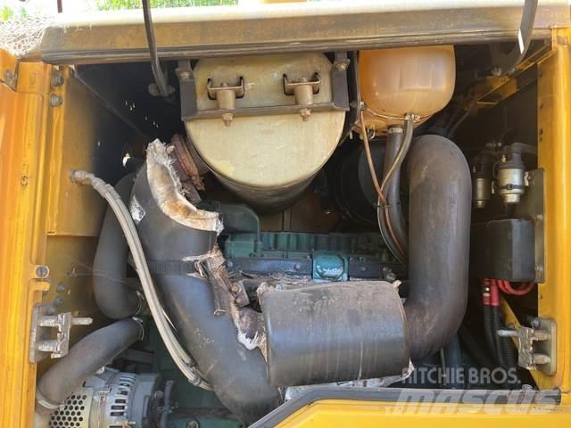 Volvo L90F لوادر بعجل