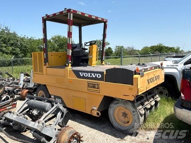 Volvo PT125 مداحل ذات إطارات هوائية