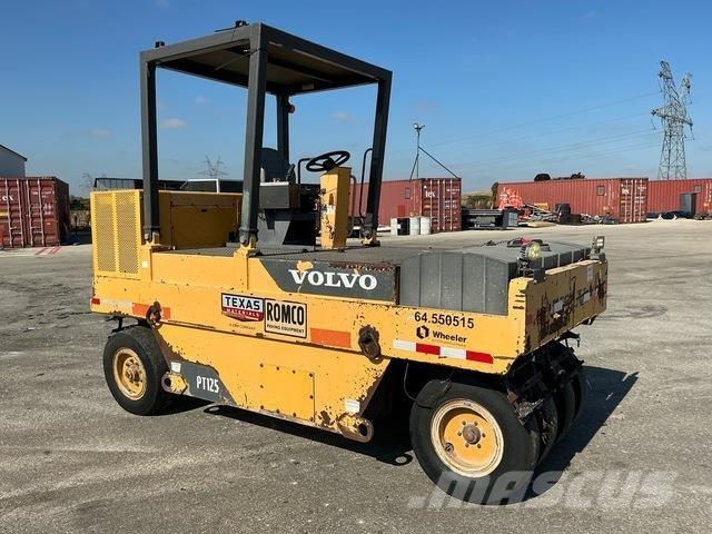 Volvo PT125 مداحل ذات إطارات هوائية