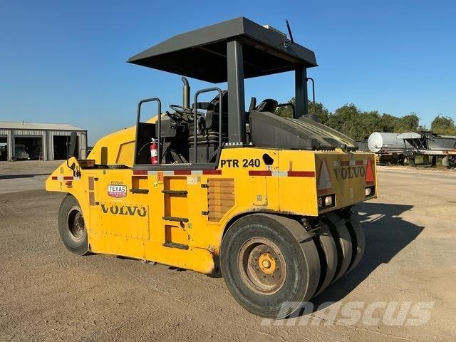 Volvo PTR240 مداحل ذات إطارات هوائية