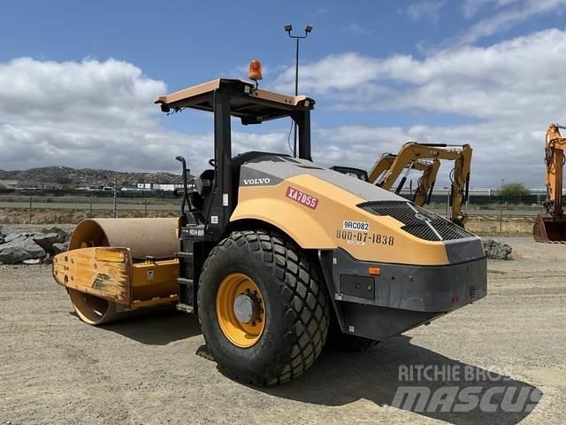 Volvo SD115 مداحل أحادية الأسطوانة