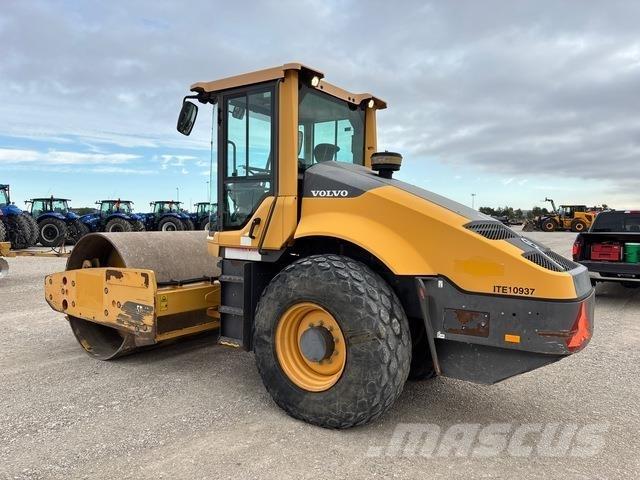 Volvo SD115 مداحل أحادية الأسطوانة