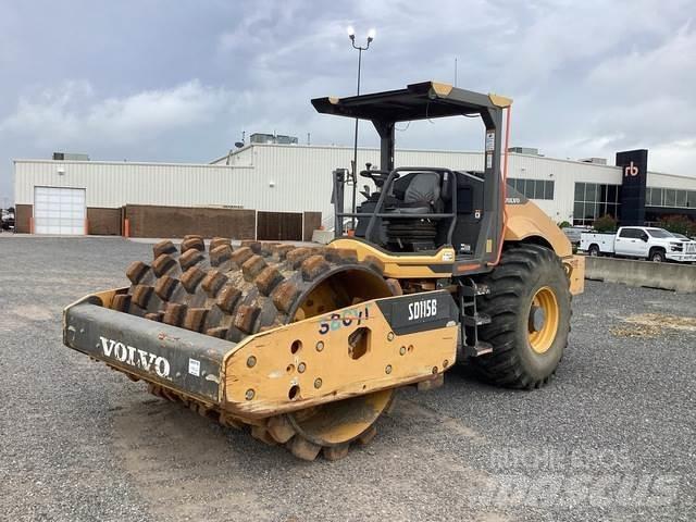 Volvo SD115B مداحل أحادية الأسطوانة