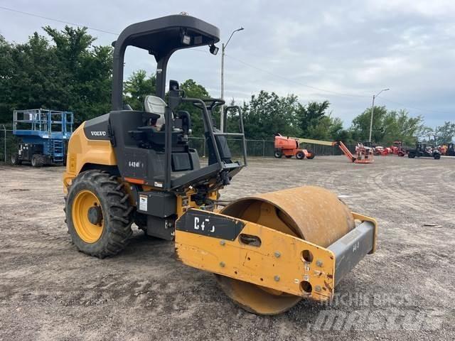Volvo SD45B مداحل أحادية الأسطوانة