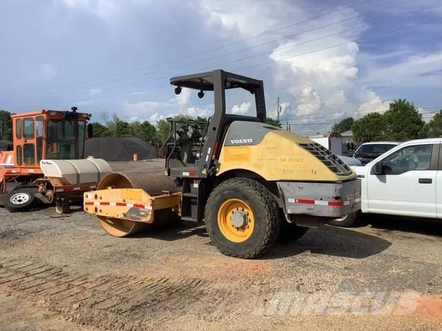 Volvo SD70D مداحل أحادية الأسطوانة