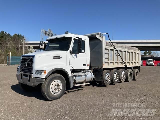 Volvo VHD شاحنات قلابة