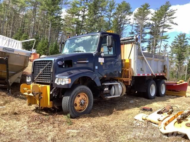 Volvo VHD شاحنات قلابة