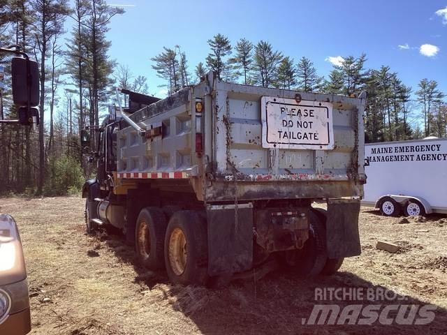 Volvo VHD شاحنات قلابة