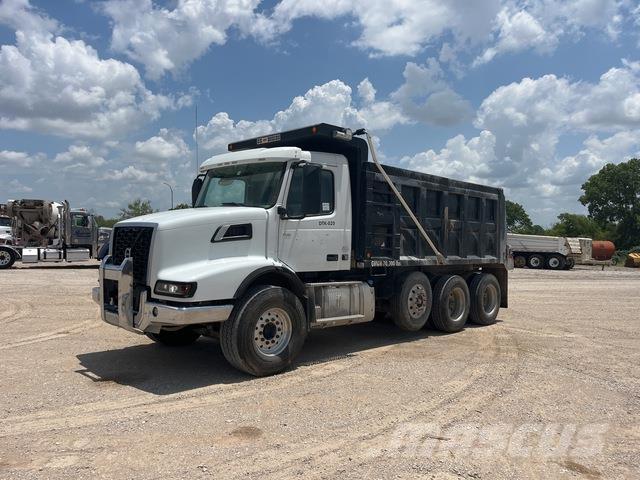 Volvo VHD شاحنات قلابة