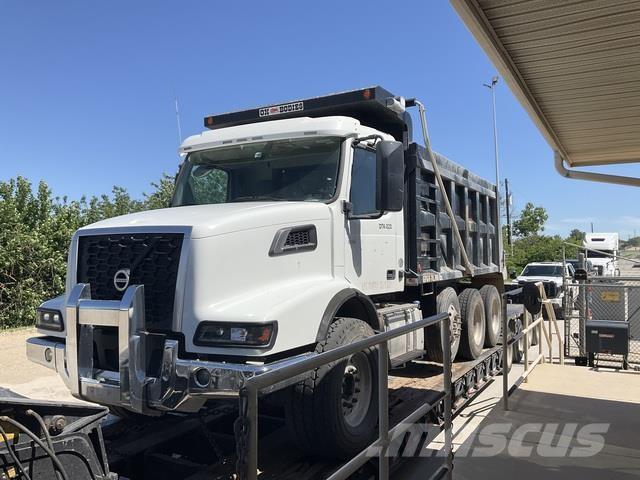 Volvo VHD شاحنات قلابة