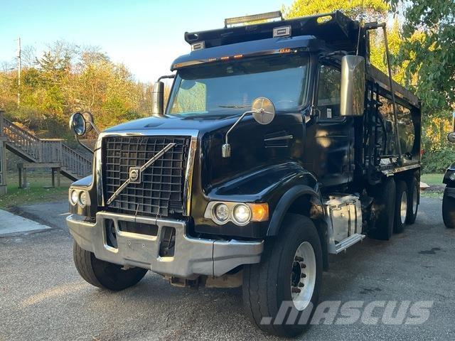 Volvo VHD شاحنات قلابة