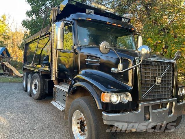 Volvo VHD شاحنات قلابة